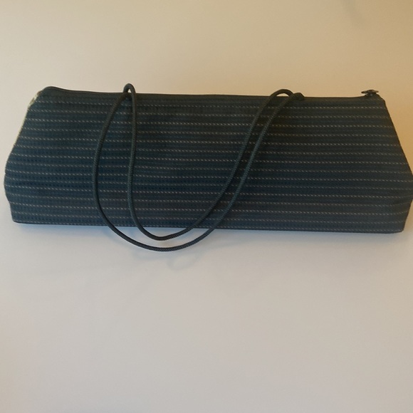 Lil Bee Handbag - Picture 2 of 5